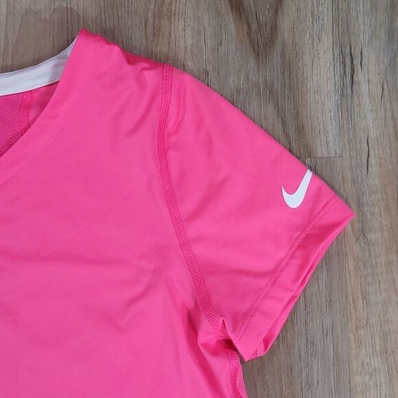 💜Nike Hot Pink Dri-Fit Athletic Short Sleeve Top Youth XLarge - Picture 5 of 9
